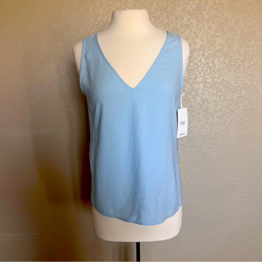 Nordstrom House Brand tank with satin interior Sz Sm